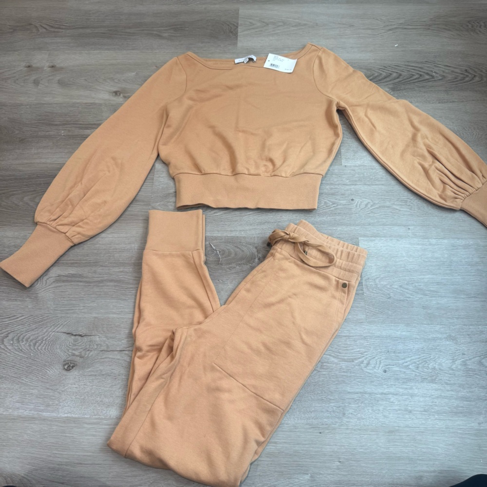 intermix 2 piece set